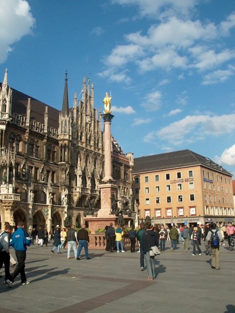 Marienplatz 01